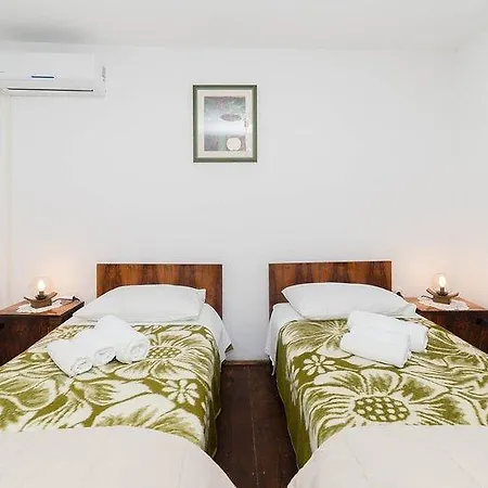 Holiday Ana 474 Pula