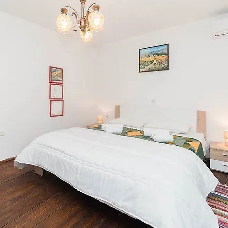 Holiday home Holiday Ana 474 Pula